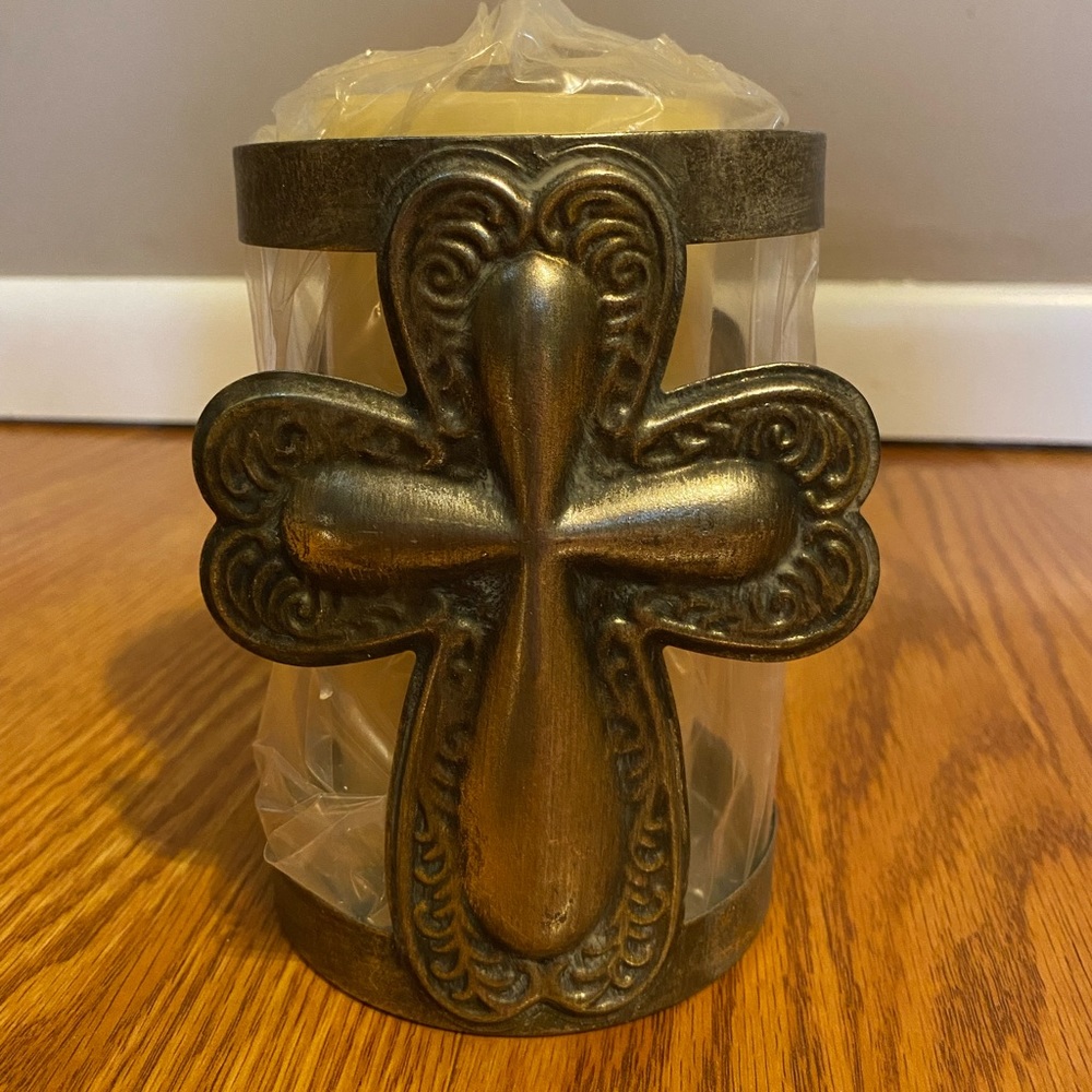 Candle holder with candle